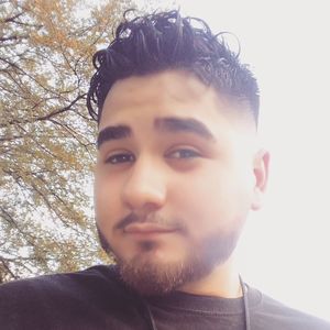 Meet your Posher, Alexis